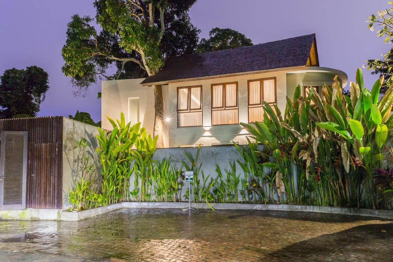 Ajiorqo Villa *