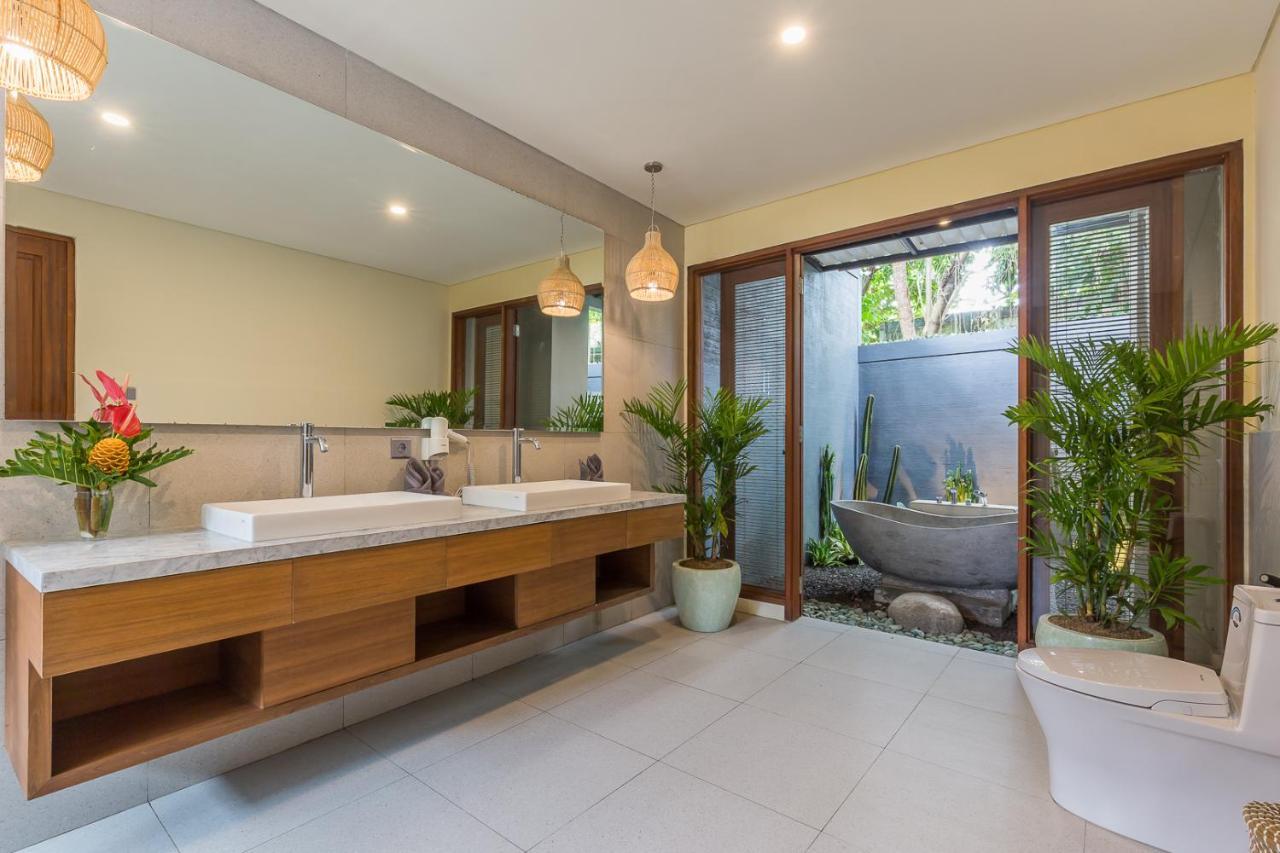 Ajiorqo * Seminyak (Bali)